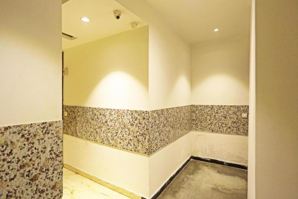 Hotel Urban Luxury New Delhi Exteriör bild