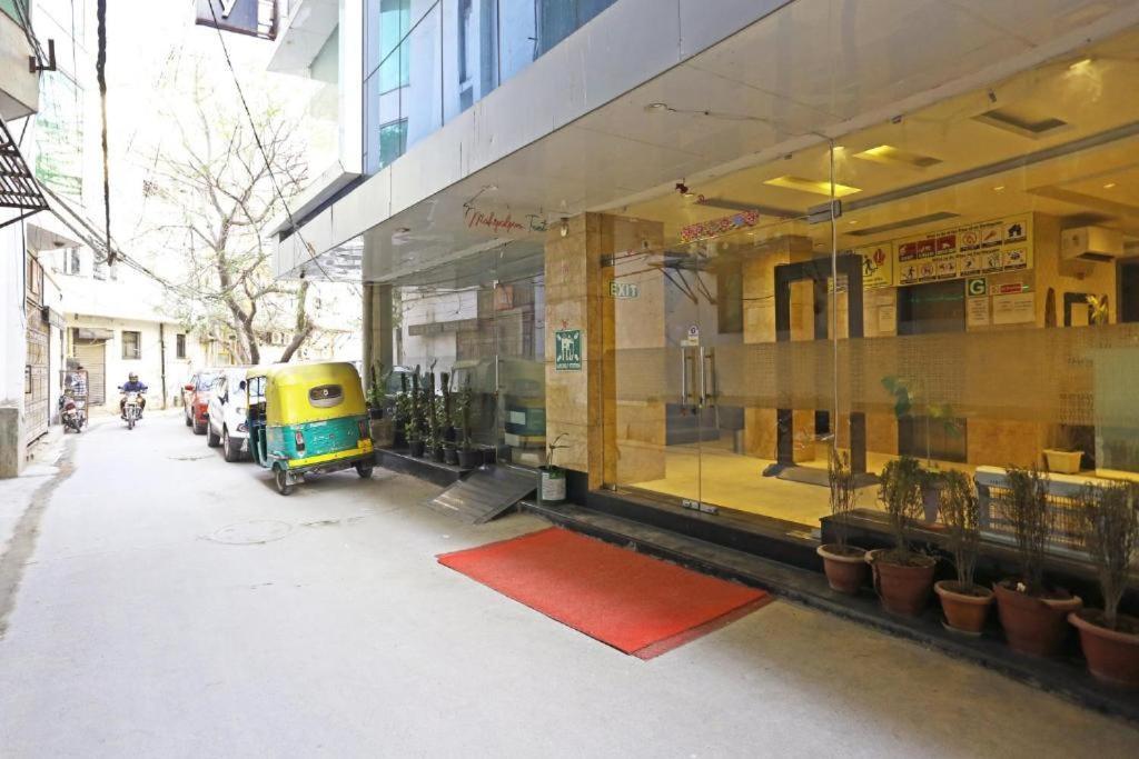 Hotel Urban Luxury New Delhi Exteriör bild