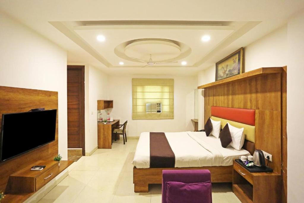 Hotel Urban Luxury New Delhi Exteriör bild